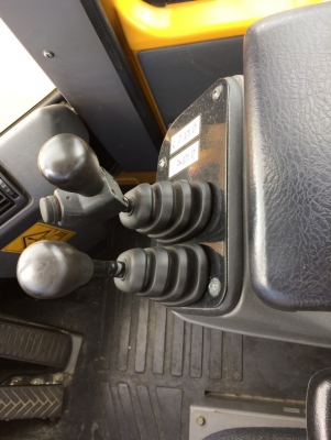 รถตัก Kawasaki รุ่น 85ZV ปี 2008 ใช้งานแค่ 5 พันกว่าชั่วโมงจากญี่ปุ่น