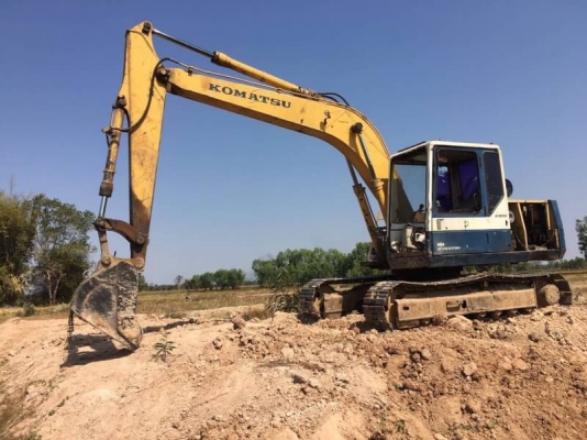 ขายเหมา 2 คัน ราคา 495,000 บาท  KOMATSU PC120-5 และ เทเลอร ISUZU หัวยาว 1 เพลา ไม่มีเล่มทะเบียน