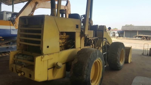 KOMATSU WA100-1 ราคา 695,000 บาท เครื่องดี เกียร์ดี ปั้มแรง สภาพพร้อมใช้ เอกสารเล่มทะเบียน  รถอยู่ จ.ร้อยเอ็ด โทร&amp;ไอดีไลน์ 0610710295