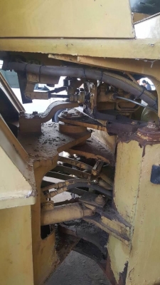 KOMATSU WA100-1 ราคา 695,000 บาท เครื่องดี เกียร์ดี ปั้มแรง สภาพพร้อมใช้ เอกสารเล่มทะเบียน  รถอยู่ จ.ร้อยเอ็ด โทร&amp;ไอดีไลน์ 0610710295