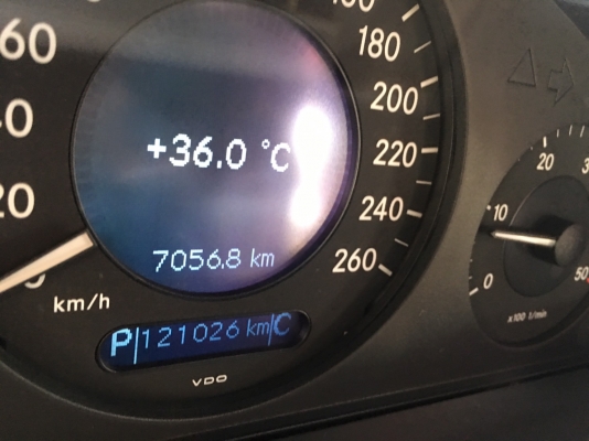 benz e220 cdi classic สีดำ ปี2004 รถพร้อมใช้ขับดีมาก