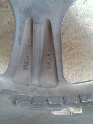 ขอบ18นิ้ว5รู100/114 หน้าตื้นหลังลึก ชุดนี้ ราคา 7990 บาท