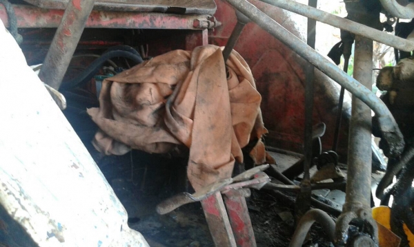 ขาย รถไถ FORD รุ่นเก่า รถใช้งานได้ดี อุปกรณ์มีแค่ใบดันหน้า