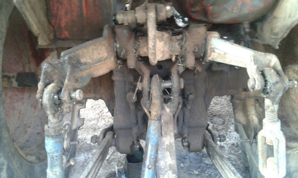 ขาย รถไถ FORD รุ่นเก่า รถใช้งานได้ดี อุปกรณ์มีแค่ใบดันหน้า