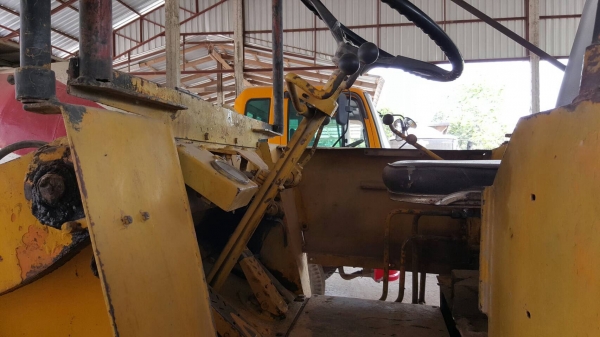 ขาย รถตัก KOMATSU JH30 สภาพดีพร้อมใช้งาน เครื่องดี ปั้มดี ราคาคุยกันได้ครับ
