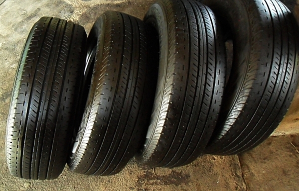 ยางกระบะ15 ปี14 บริดสโตน 205-70-15ดอกหนา8มิล