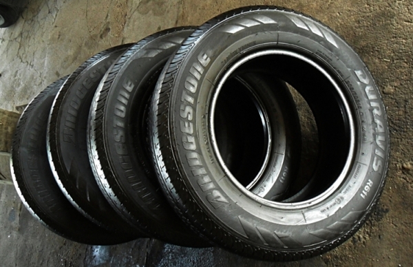 ยางกระบะ15 ปี14 บริดสโตน 205-70-15ดอกหนา8มิล