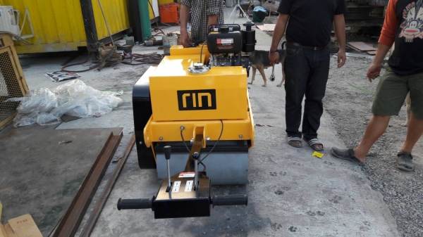 รถบดสั่นเสทือน2ล้อขนาด1-2ตันเครื่องใช้น้ำมันดีเซลไฮโดรลิคยี่ห้อRINนำเข้าจากจีน รถบดสั่นเสทือน2ล้อขนาด1-2ตันเครื่องใช้น้ำมันดีเซลไฮโดรลิคยี่ห้อRINนำเข้าจากจีน