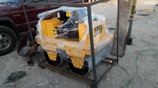 รถบดสั่นเสทือน2ล้อขนาด1-2ตันเครื่องใช้น้ำมันดีเซลไฮโดรลิคยี่ห้อRINนำเข้าจากจีน รถบดสั่นเสทือน2ล้อขนาด1-2ตันเครื่องใช้น้ำมันดีเซลไฮโดรลิคยี่ห้อRINนำเข้าจากจีน