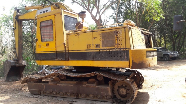 ขาย CAT 215C เทียบเท่าขนาด200  เครื่อง ปั้ม ทำงานดี ช่วงล่าง แอวแน่น บูช โช่ สภาพดี ใบหัก5ใบแต่มีใบที่ซื้ออไว้เลยให้ไปด้วย รถอยู่จ.เลย ราคา 230,000บ. สนใจ 0835601591 หรือ 0903494058