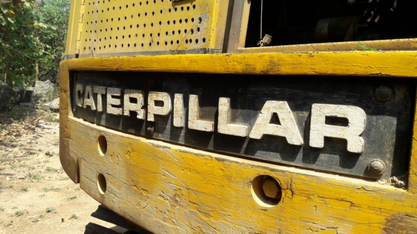 ขาย CAT 215C เทียบเท่าขนาด200  เครื่อง ปั้ม ทำงานดี ช่วงล่าง แอวแน่น บูช โช่ สภาพดี ใบหัก5ใบแต่มีใบที่ซื้ออไว้เลยให้ไปด้วย รถอยู่จ.เลย ราคา 230,000บ. สนใจ 0835601591 หรือ 0903494058