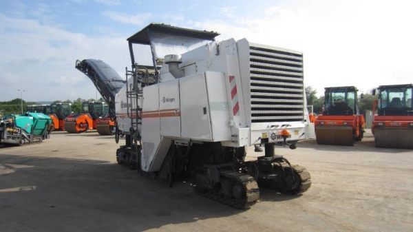 (แบบสั่งนำเข้า) WIRTGEN : W2000 ปี2001 9,600ชม. ครับ