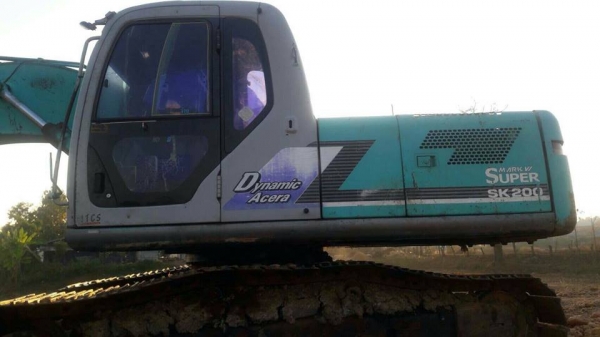 ขายรถขุดแบ็คโค kobelco sk200-6มาร์คซิกซ์ YN08 ทำงานหมื่น ชม.ช่วงล่างดี อินวอยซ์ บ.อริยะ