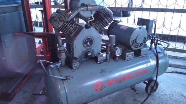 **ขายถูกๆ ปั้มลมมือสองจากญี่ปุ่น** HITACHI-BEBICON 3 แรง ทดสอบเรียบร้อย ทุกระบบทำงานได้ดีมากๆ นิ่งๆเงียบๆพร้อมใช้งานครับ **ขายถูกๆ ปั้มลมมือสองจากญี่ปุ่น** HITACHI-BEBICON 3 แรง ทดสอบเรียบร้อย ทุกระบบทำงานได้ดีมากๆ นิ่งๆเงียบๆพร้อมใช้งานครับ