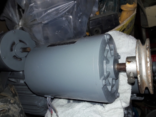 ขาย !! มอเตอร์1/2แรง220v.ยี่ห้อ.ฮิตาชิ.พร้อมใช้งาน