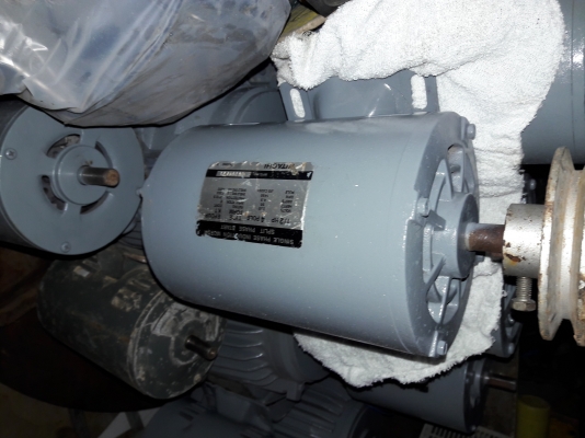 ขาย !! มอเตอร์1/2แรง220v.ยี่ห้อ.ฮิตาชิ.พร้อมใช้งาน