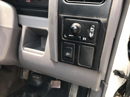 Nissan Frontier QD3200 4x4 Year 1999