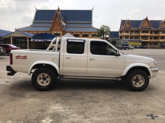 Nissan Frontier QD3200 4x4 Year 1999