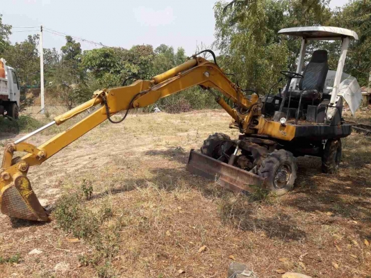 ขายด่วน แมคโคร PW30-1 2เพลา รถใช้งานได้ปกติ เครื่องปั้มดี เอกสารสัญญาซื้อขาย