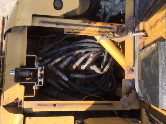 ขายCATERPILAR  313 CCR  สภาพสวย  แทรค 70  เครื่องปั๊มดี  ลองระบบกันได้ทุกวัน  โทร  089-3818694  ดวงนภา