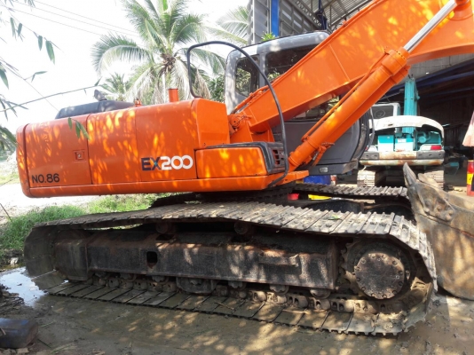 ขายHITACHI  EX200-5E  มาใหม่  เก่าญี่ปุ่นแท้  สภาพสวย    ใช้งานมาแค่  1,XXX  ชั่วโมง  ลองระบบกันได้ทุกวัน  โทร  089-3818694  ดวงนภา