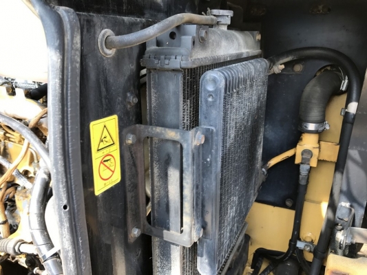 CAT 305SR-DCR00425 ตู้เก๋ง นำเข้าจากญี่ปุ่น สภาพสวยครับ