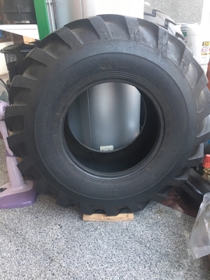 ยาง18.4-24 ของใหม่ ยี้ห้อ ดัลลอป มีมาจำหน่ายครับ