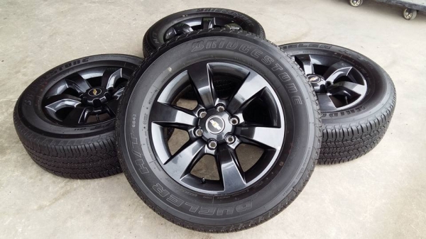 ขายล้อแม็กป้ายแดง chev colorado 18"&times;7.5" ยางปี16 สนใจติดต่อ ก.เจริญการยางครับ 081-3747940