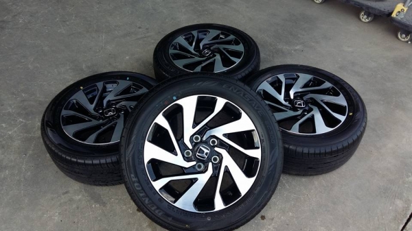 ขายล้อแม็กป้ายแดง honda civic fc 16"&times;7" ยางปี16 สนใจติดต่อ ก.เจริญการยางครับ 081-3747940
