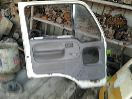 ประตู UD เก่านอก