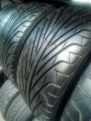 235/40R18 DIMONDBACK ปี16  มี 2 เส้น สวย ดอกหนา tel.081-427-3941