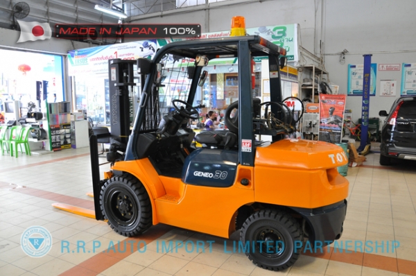 ขายรถโฟล์คลิฟท์มือสอง TOYOTA รุ่น7FGJ30-13018 นำเข้าจากประเทศญี่ปุ่น 100\% ไม่เคยใช้งานในไทย