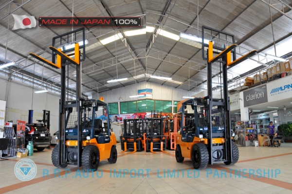 ขายรถโฟล์คลิฟท์มือสอง TOYOTA รุ่น7FGJ30-13018 นำเข้าจากประเทศญี่ปุ่น 100\% ไม่เคยใช้งานในไทย