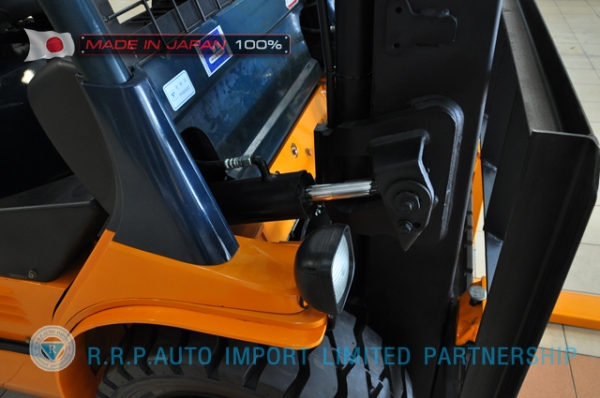 ขายรถโฟล์คลิฟท์มือสอง TOYOTA รุ่น7FGJ30-13018 นำเข้าจากประเทศญี่ปุ่น 100\% ไม่เคยใช้งานในไทย