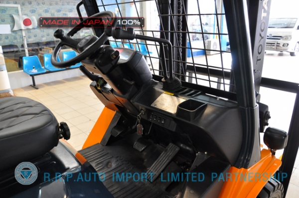 ขายรถโฟล์คลิฟท์มือสอง TOYOTA รุ่น7FGJ30-13018 นำเข้าจากประเทศญี่ปุ่น 100\% ไม่เคยใช้งานในไทย