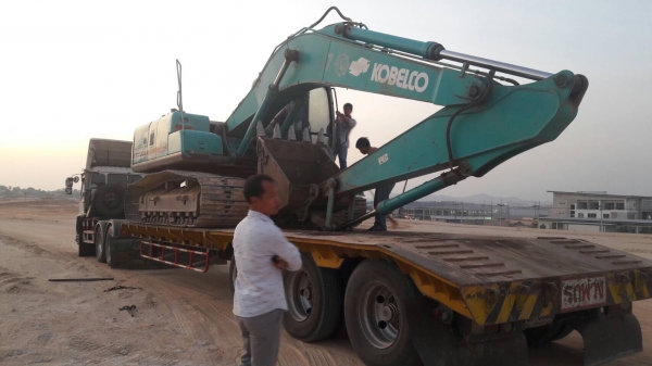 Kobelco M6Super SK200 YN09 ไฟฟ้เต็มแอร์เย็น เล่มพร้อม โซ่หนาแทรคดี เอวแน่น Kobelco M6Super SK200 YN09 ไฟฟ้เต็มแอร์เย็น เล่มพร้อม โซ่หนาแทรคดี เอวแน่น