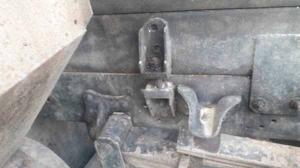 รถอีซุซุ 6 ล้อดั้ม NPR 150 แรงม้า ปี 57. , ( รถวิ่ง 3x,xxx กม. ) สนใจติดต่อ 081 - 6079515