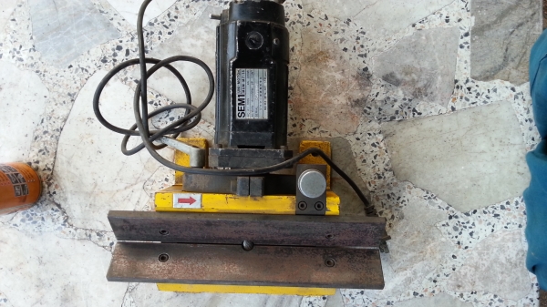 ขายเครื่องเจียรมุม เก่าญี่ปุ่น 3,500 +300  ค่าส่ง ไฟ 110v.