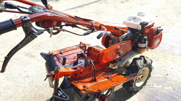 รถพรวนดิน 5.5 แรง สาดออกข้าง พร้อมใช้งาน ใบตีดินสวย สอบถามได้ ครับ ราคา 18500 บาท รหัสสินค้า D1 - 13 รถพรวนดิน 5.5 แรง สาดออกข้าง พร้อมใช้งาน ใบตีดินสวย สอบถามได้ ครับ ราคา 18500 บาท รหัสสินค้า D1 - 13