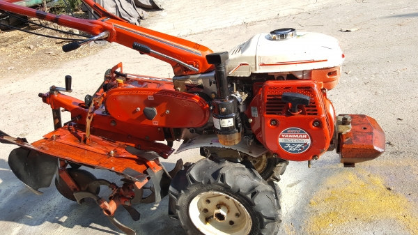 รถพรวนดิน 5.5 แรง สาดออกข้าง พร้อมใช้งาน ใบตีดินสวย สอบถามได้ ครับ ราคา 18500 บาท รหัสสินค้า D1 - 13 รถพรวนดิน 5.5 แรง สาดออกข้าง พร้อมใช้งาน ใบตีดินสวย สอบถามได้ ครับ ราคา 18500 บาท รหัสสินค้า D1 - 13