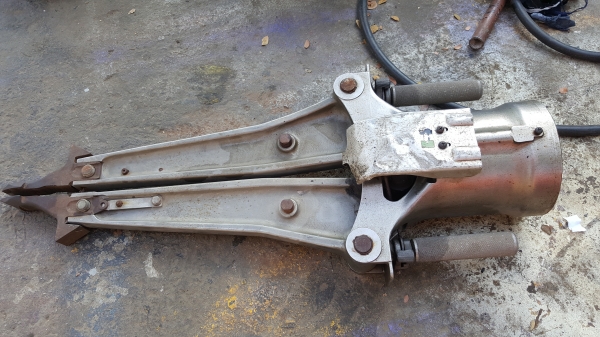 ปากถ่างไฮดรอลิค ราคา 12500 สอบถามได้ ต่อรองได้ขายได้ขาย ปากถ่างไฮดรอลิค ราคา 12500 สอบถามได้ ต่อรองได้ขายได้ขาย