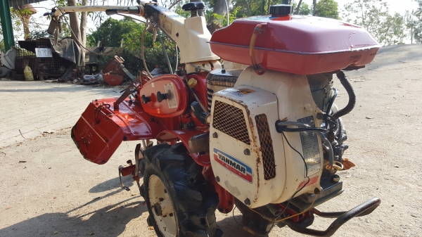 รถพรวนดินสาดออกข้าง 4.5 แรง พร้อมใช้งาน ใบตีดินสวยๆๆ ปรับสภาพเปลี่ยนถ่ายของเหลวให้หมดพ่นทับตัวหยุดสนิมเหล็ก ราคา 17500 บาท สอบถามได้ รหัสสินค้า D1 - 9