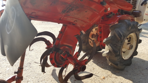 รถพรวนดินสาดออกข้าง 4.5 แรง พร้อมใช้งาน ใบตีดินสวยๆๆ ปรับสภาพเปลี่ยนถ่ายของเหลวให้หมดพ่นทับตัวหยุดสนิมเหล็ก ราคา 17500 บาท สอบถามได้ รหัสสินค้า D1 - 9