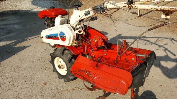 รถพรวนดินสาดออกข้าง 4.5 แรง พร้อมใช้งาน ใบตีดินสวยๆๆ ปรับสภาพเปลี่ยนถ่ายของเหลวให้หมดพ่นทับตัวหยุดสนิมเหล็ก ราคา 17500 บาท สอบถามได้ รหัสสินค้า D1 - 9