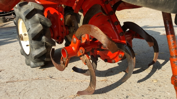 รถพรวนดินสาดออกข้าง 4.5 แรง พร้อมใช้งาน ใบตีดินสวยๆๆ ปรับสภาพเปลี่ยนถ่ายของเหลวให้หมดพ่นทับตัวหยุดสนิมเหล็ก ราคา 17500 บาท สอบถามได้ รหัสสินค้า D1 - 9