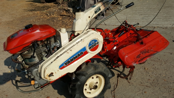 รถพรวนดินสาดออกข้าง 4.5 แรง พร้อมใช้งาน ใบตีดินสวยๆๆ ปรับสภาพเปลี่ยนถ่ายของเหลวให้หมดพ่นทับตัวหยุดสนิมเหล็ก ราคา 17500 บาท สอบถามได้ รหัสสินค้า D1 - 9