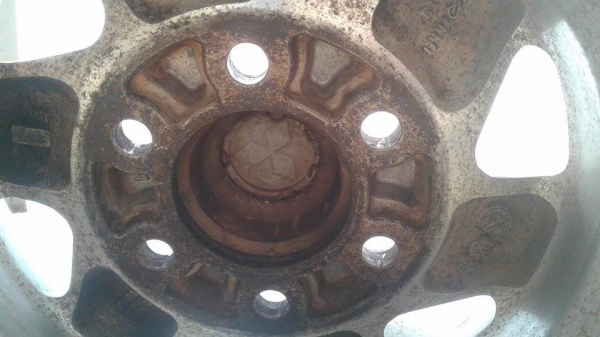 แม็กกะบะ 6รู แถมน๊อตล้อด้วยจร้าเดิมๆไม่เคยซ่อม