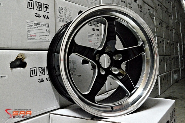 WELD ขอบ18 พร้อมยางราคาพิเศษ ชุดละ 25,000 เท่านั้น