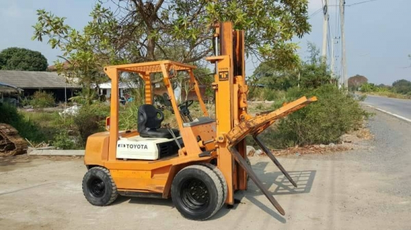 ขายด่วนรถยกTOYOTA 4FG25ยก2.5ตันเสาสูง3เมตรงากะดกเคื่องโตต้า4สูบ4Pเบนซินติดแก็สได้ยางคู้หน้ายาง6เส้นรถนอกเพิ่งนำเข้ามายังไม่เคยใช้งานในเมืองไทยเลย