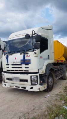 ขายสิบล้อหัวลาก Isuzu 360 แรง ปี 56 หัวพร้อมหางก้างยาว 12.50 เมตร 3 เพลา ทะเบียนพร้อม